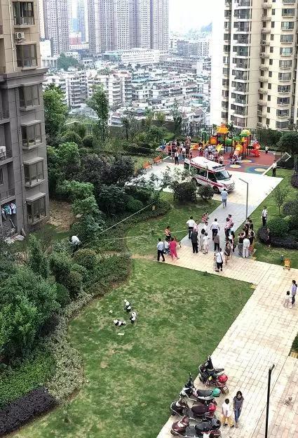 10岁男孩高处扔下消防灭火器压死隔壁邻居，父母被判赔78万  父母 高空抛物 王某某 灭火器 承担 赔偿责任 第3张