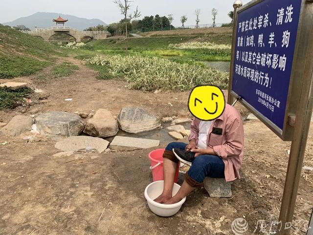 鸡蛋煮了一个小时，游客排队泡脚...厦门有一个天然温泉。  第7张